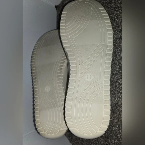 White Athletic Tennis Shoes, Memory Foam, Padded Ankle Collar, Size 11, New - Picture 8 of 12